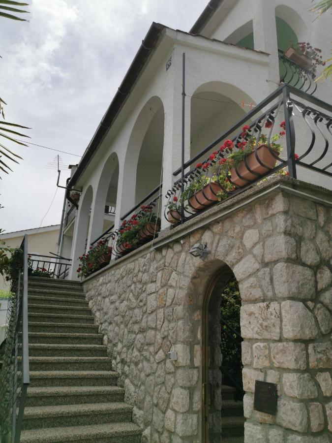 Apartment Dasek Ii, Njivice Esterno foto