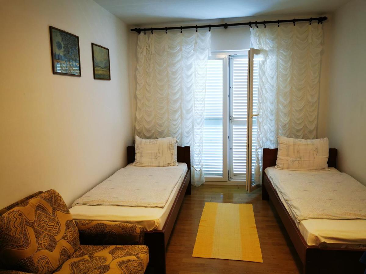 Apartment Dasek Ii, Njivice Esterno foto
