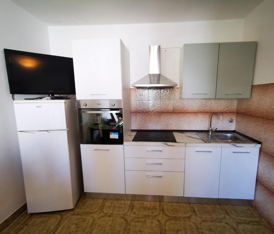 Apartment Dasek Ii, Njivice Esterno foto